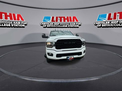 Used 2024 RAM 3500 Big Horn w/ Night Edition AWD/4WD image 4