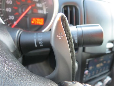 Used 2010 Nissan 370Z Coupe image 16