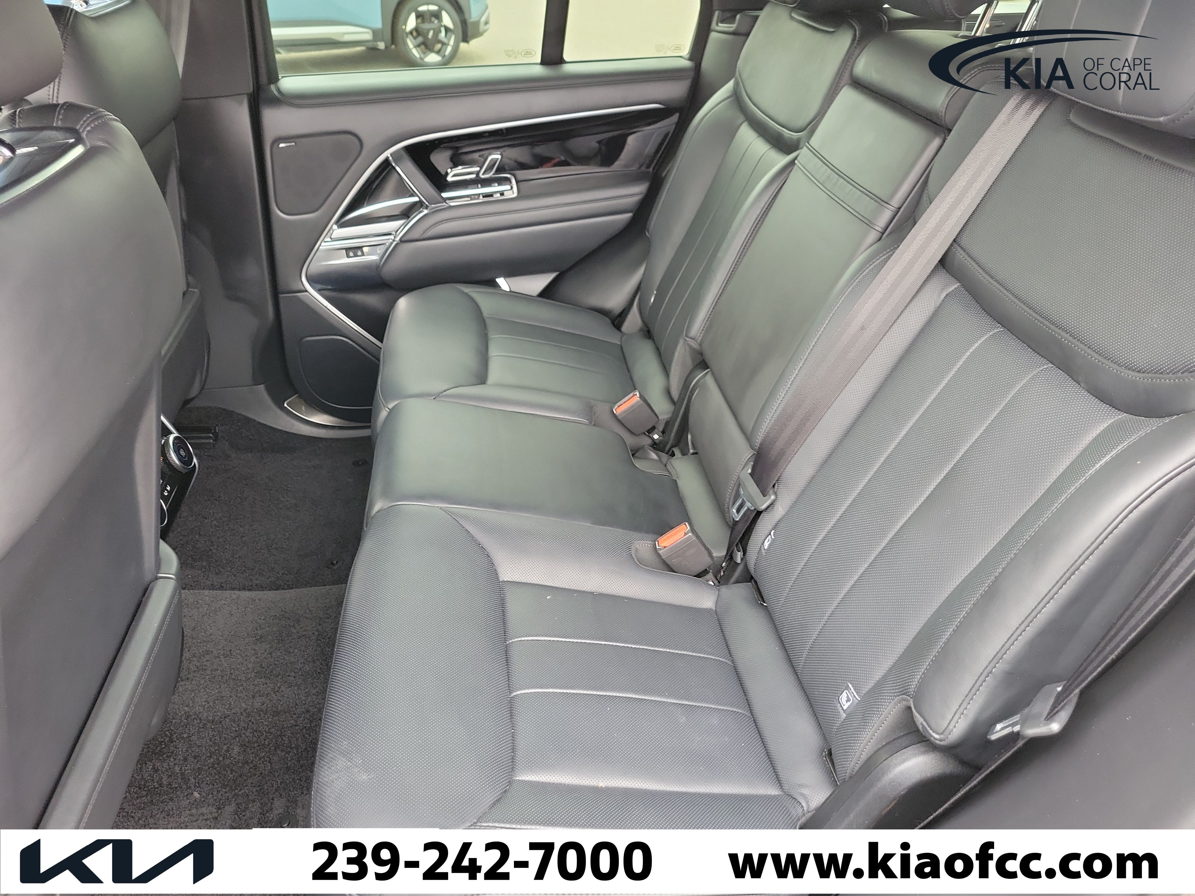 Used 2023 Land Rover Range Rover SE AWD/4WD image 13