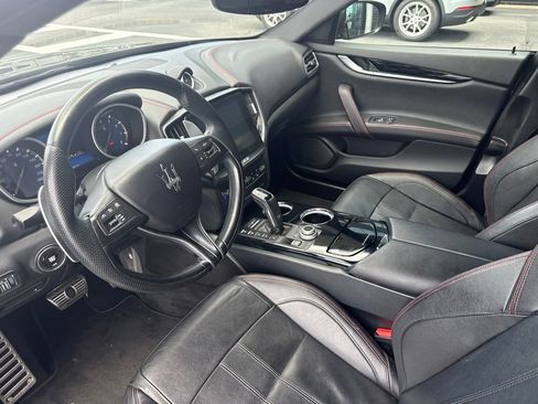 Used 2019 Maserati Ghibli GranSport RWD image 4