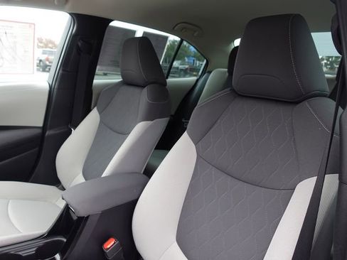 Certified 2022 Toyota Corolla LE FWD image 27
