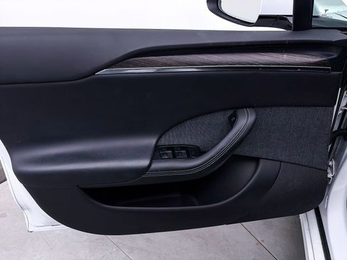 Used 2022 Tesla Model S image 16