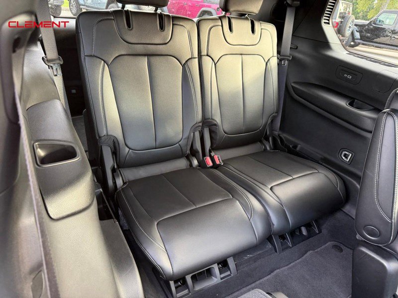 Used 2025 Jeep Grand Cherokee L Limited w/ Black Appearance Package AWD/4WD image 14