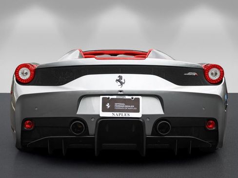 Used 2015 Ferrari 458 Speciale A RWD image 4