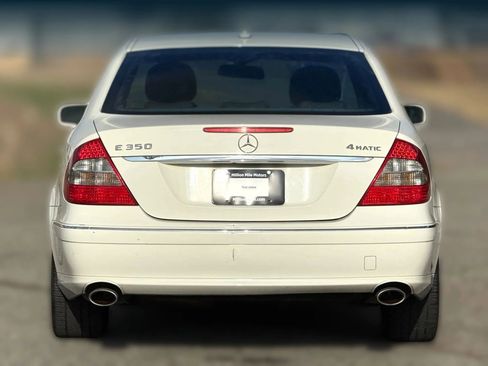 Used 2008 Mercedes-Benz E 350 4MATIC Sedan image 4