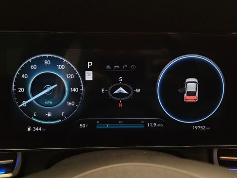 Used 2025 Hyundai Elantra SEL image 23