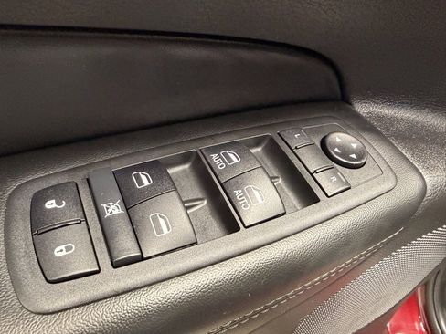 Used 2018 Jeep Grand Cherokee Limited image 18