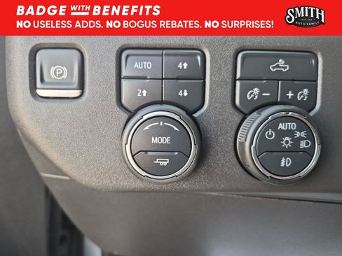 Used 2025 Chevrolet Silverado 1500 LT Trail Boss w/ Convenience Package II AWD/4WD image 18