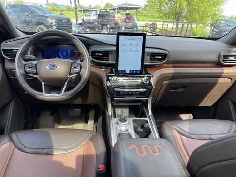 Used 2022 Ford Explorer King Ranch w/ Premium Technology Package AWD/4WD image 10