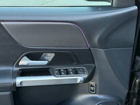 Used 2022 Mercedes-Benz GLB 250 4MATIC image 20