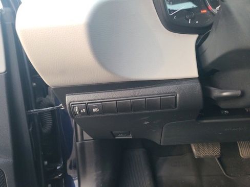 Used 2022 Toyota Corolla LE image 25