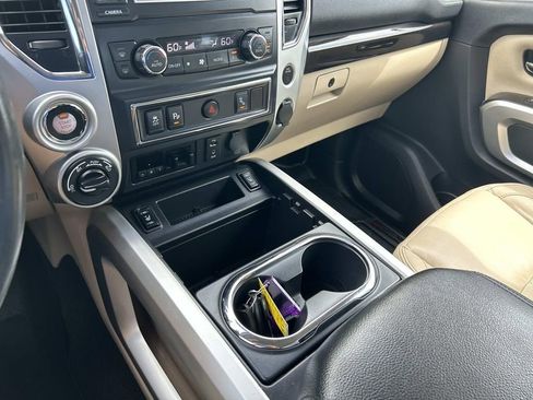 Used 2017 Nissan Titan SV AWD/4WD image 31