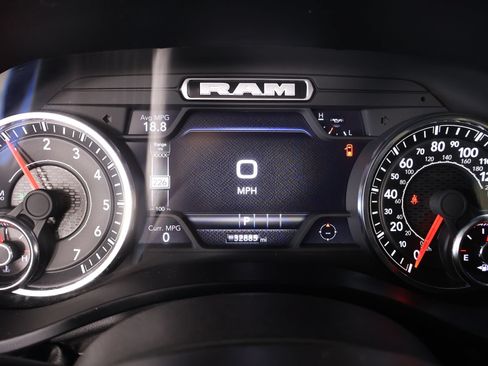 Used 2025 RAM 1500 Big Horn AWD/4WD image 4
