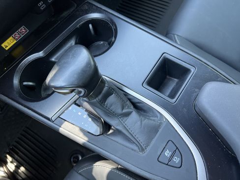 Used 2024 Lexus UX 250h FWD image 25