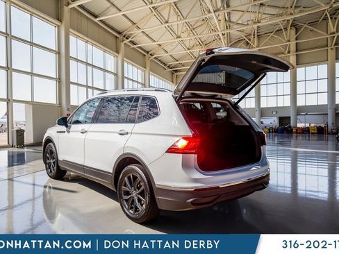 Used 2024 Volkswagen Tiguan SE FWD image 29