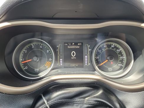 Used 2016 Jeep Cherokee Latitude w/ Cold Weather Group AWD/4WD image 20