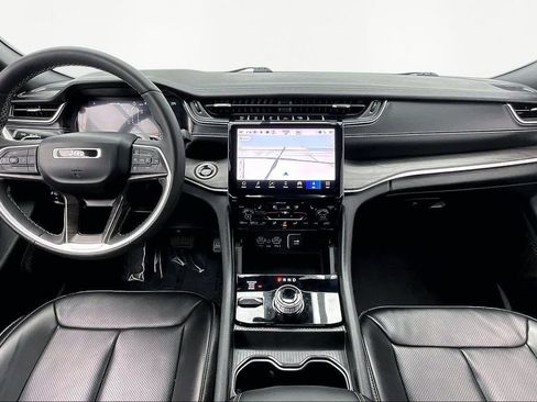 Used 2024 Jeep Grand Cherokee L Limited w/ Luxury Tech Group II image 16