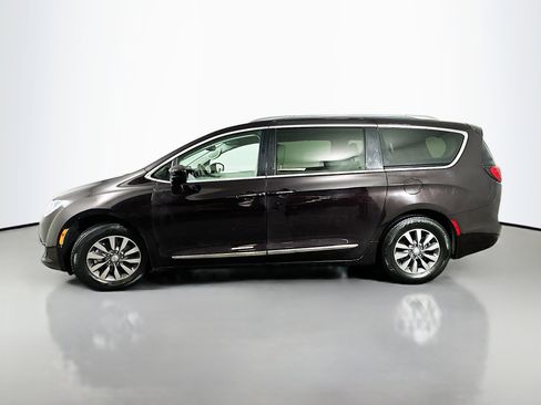 Used 2019 Chrysler Pacifica Touring-L Plus image 4