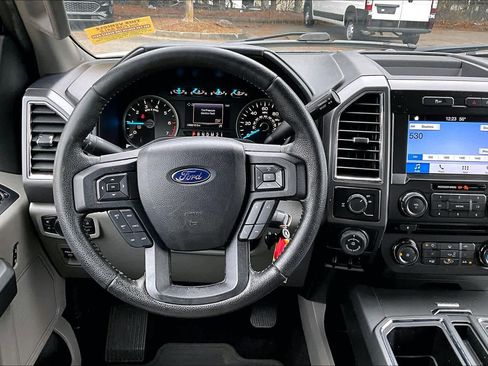 Used 2016 Ford F150 XLT w/ Equipment Group 302A Luxury image 5