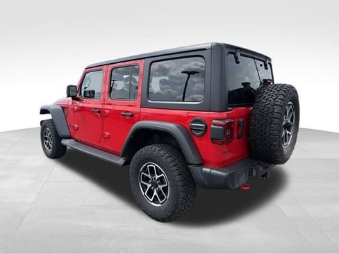 Used 2024 Jeep Wrangler Unlimited Rubicon w/ Convenience Group AWD/4WD image 6