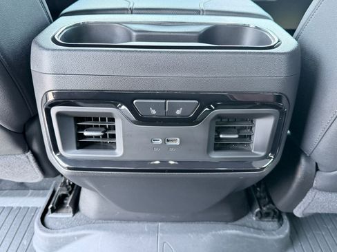 Used 2025 GMC Sierra 1500 AT4 w/ AT4 Premium Package AWD/4WD image 28