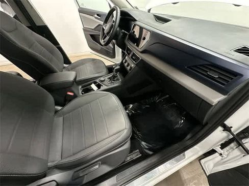 Certified 2022 Volkswagen Taos SE image 21