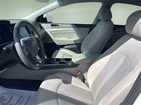 Used 2018 Hyundai Sonata SEL image 2
