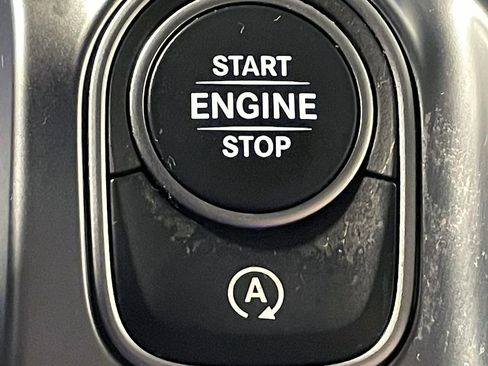 Used 2021 Mercedes-Benz GLB 250 4MATIC image 30