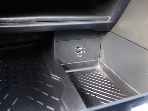 Used 2026 Chrysler Pacifica Limited FWD image 48