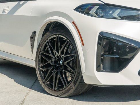 Used 2025 BMW X5 M Competition w/ Executive Package image 32