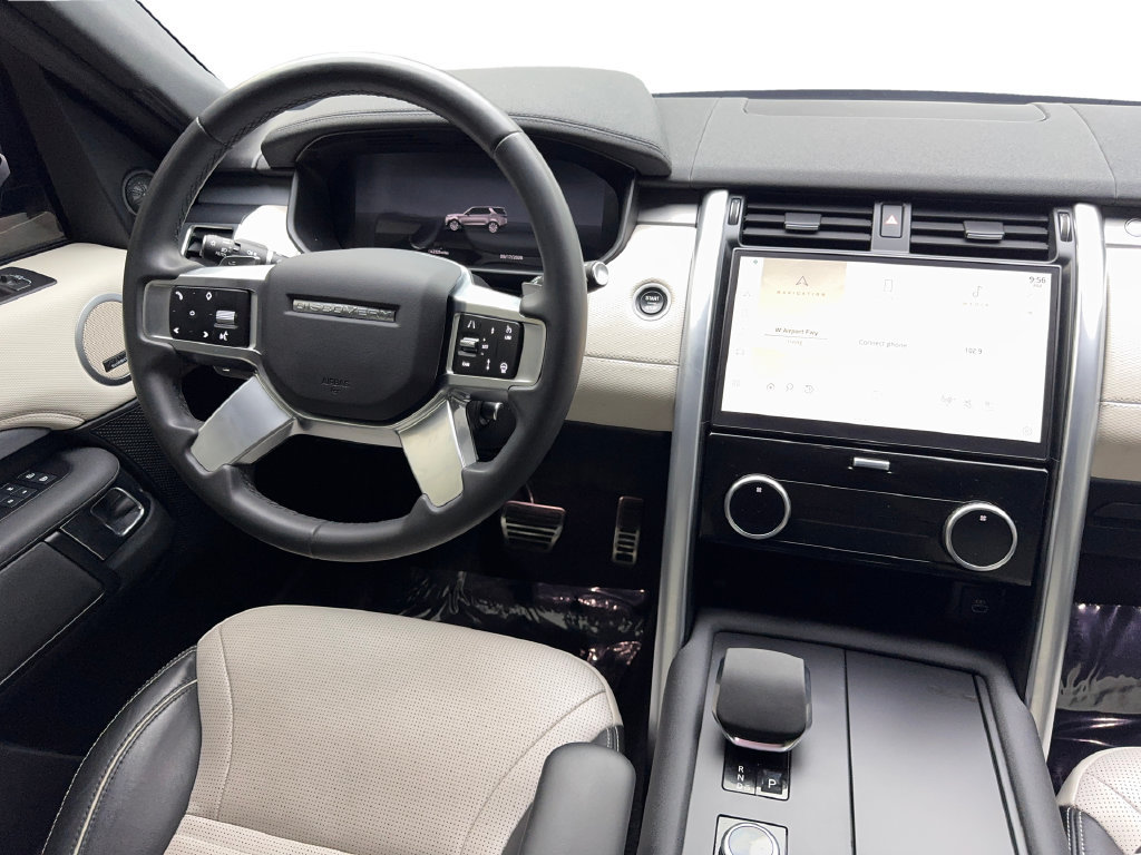Used 2024 Land Rover Discovery Dynamic SE AWD/4WD image 57