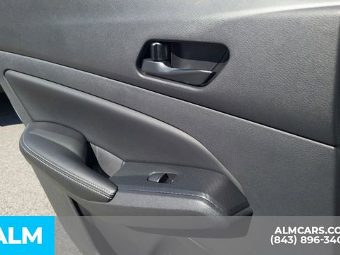 Used 2025 Nissan Altima 2.5 SV image 23