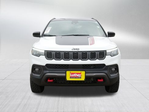 Used 2025 Jeep Compass Trailhawk w/ Trailhawk Elite Group AWD/4WD image 2