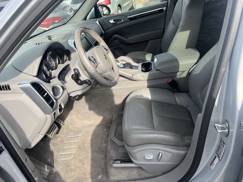 Used 2014 Porsche Cayenne S w/ Basic Package image 20