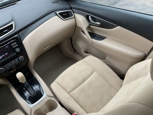Used 2015 Nissan Rogue S image 17