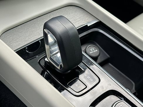 Used 2023 Volvo S60 B5 Plus w/ Climate Package image 25