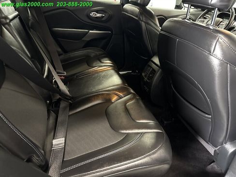 Used 2019 Jeep Cherokee Latitude Plus w/ Cold Weather Group image 10