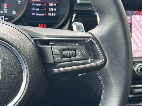 Certified 2025 Porsche Macan AWD/4WD image 27