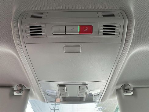 Used 2022 Volkswagen Taos SE image 14