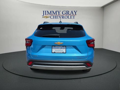 New 2026 Chevrolet Trax LT w/ Driver Confidence Package FWD image 4