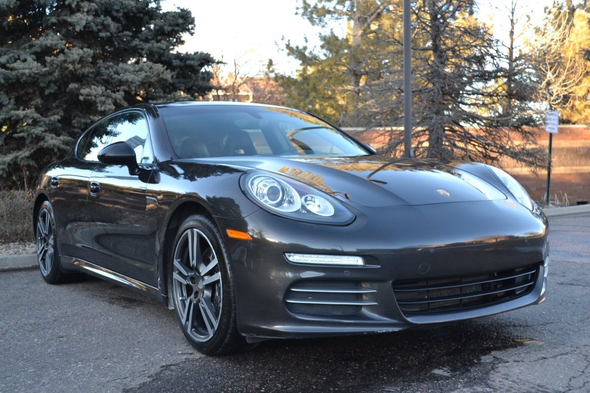 Used 2014 Porsche Panamera 4 w/ Premium Package AWD/4WD image 11