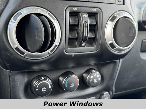 Used 2015 Jeep Wrangler Unlimited Sahara w/ Connectivity Group image 9