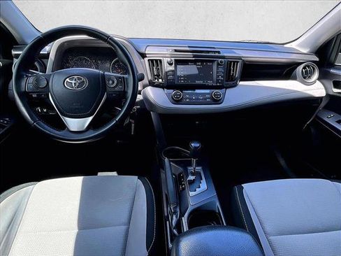 Used 2017 Toyota RAV4 XLE FWD image 16
