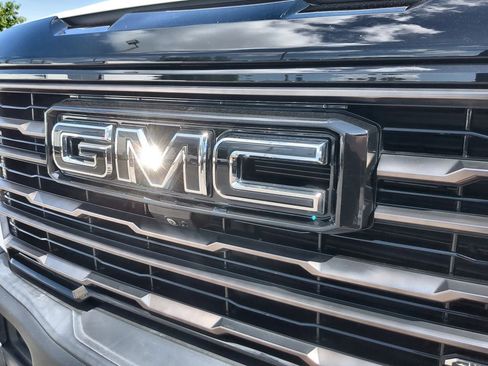 Used 2023 GMC Sierra 1500 AT4X AWD/4WD image 32