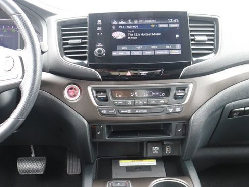 Used 2023 Honda Passport TrailSport image 17