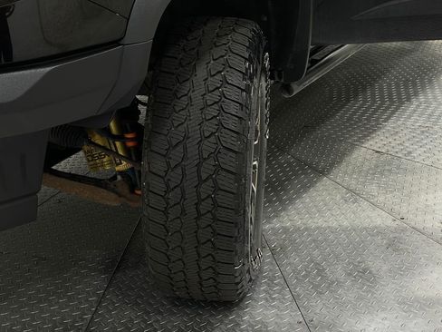 Used 2018 Chevrolet Colorado ZR2 image 32