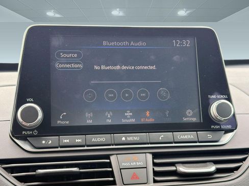 Used 2025 Nissan Altima 2.5 S FWD image 22