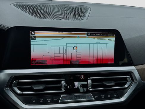 Used 2019 BMW 330i Sedan w/ M Sport Package image 9