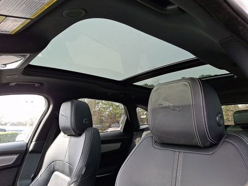 Used 2024 Jaguar F-PACE R-Dynamic S image 18