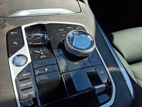 Used 2026 BMW X7 xDrive40i w/ Executive Package image 25